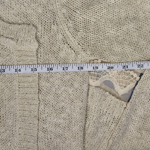 New Directions, lovely women's cream & lace size medium sweater - Picture 5 of 5